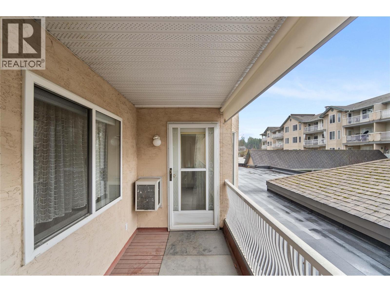 251 6 Street Se Unit# 110, Salmon Arm, BC - Outdoor With Exterior