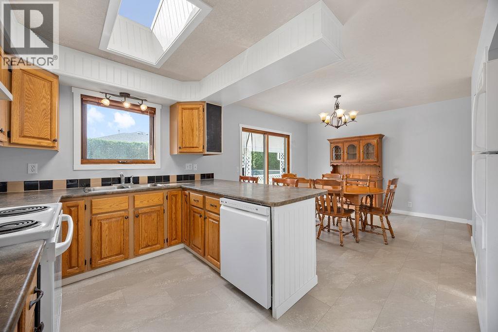 2625 Catherine Crescent, Armstrong, BC - Indoor Photo Showing Kitchen With Double Sink
