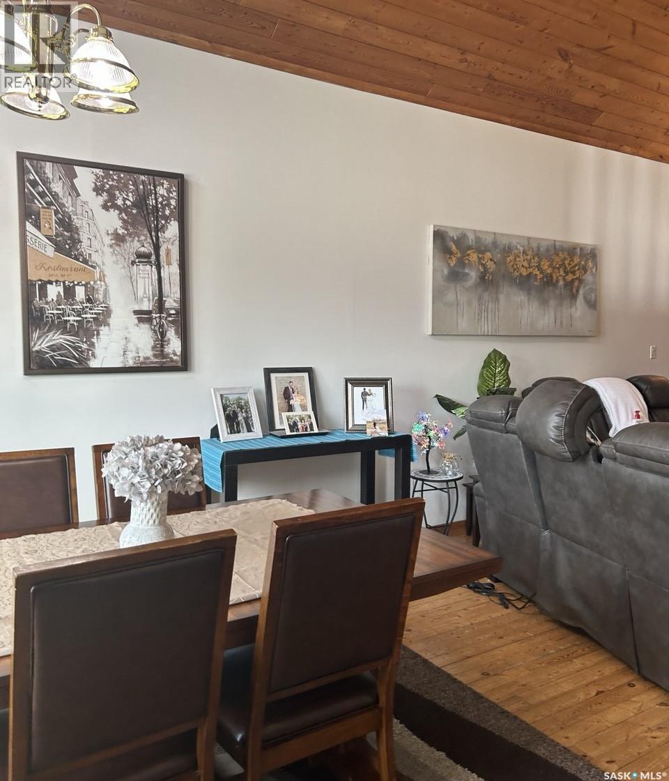 206 2Nd Street W, Carrot River, SK - Indoor