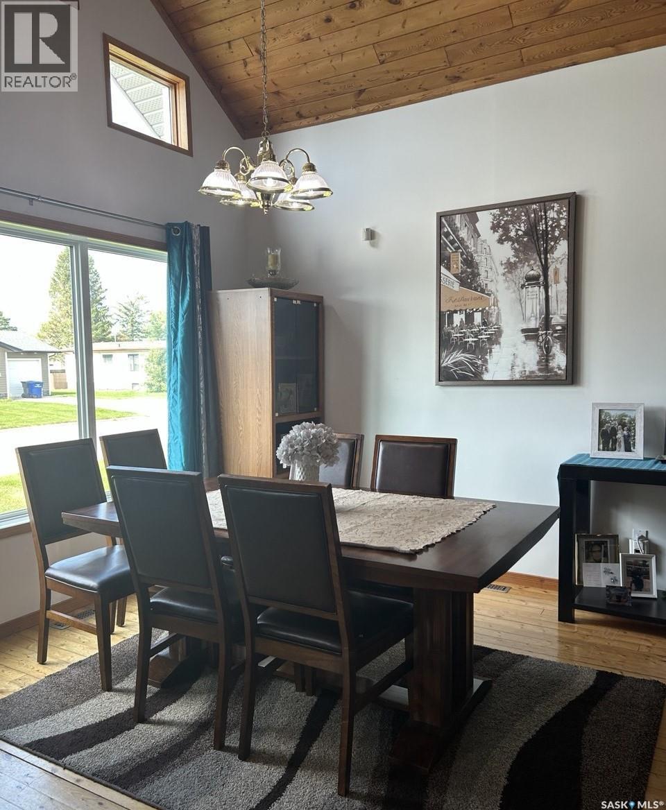 206 2Nd Street W, Carrot River, SK - Indoor Photo Showing Dining Room