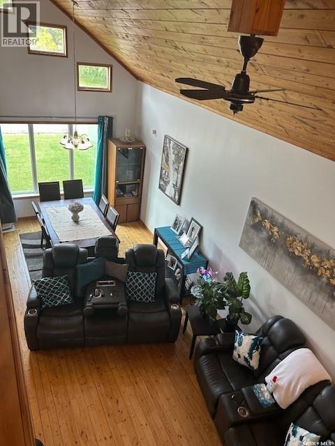 206 2Nd Street W, Carrot River, SK - Indoor