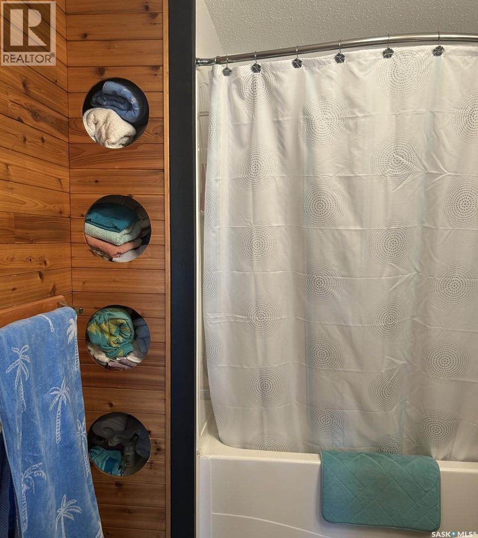 206 2Nd Street W, Carrot River, SK - Indoor Photo Showing Bathroom