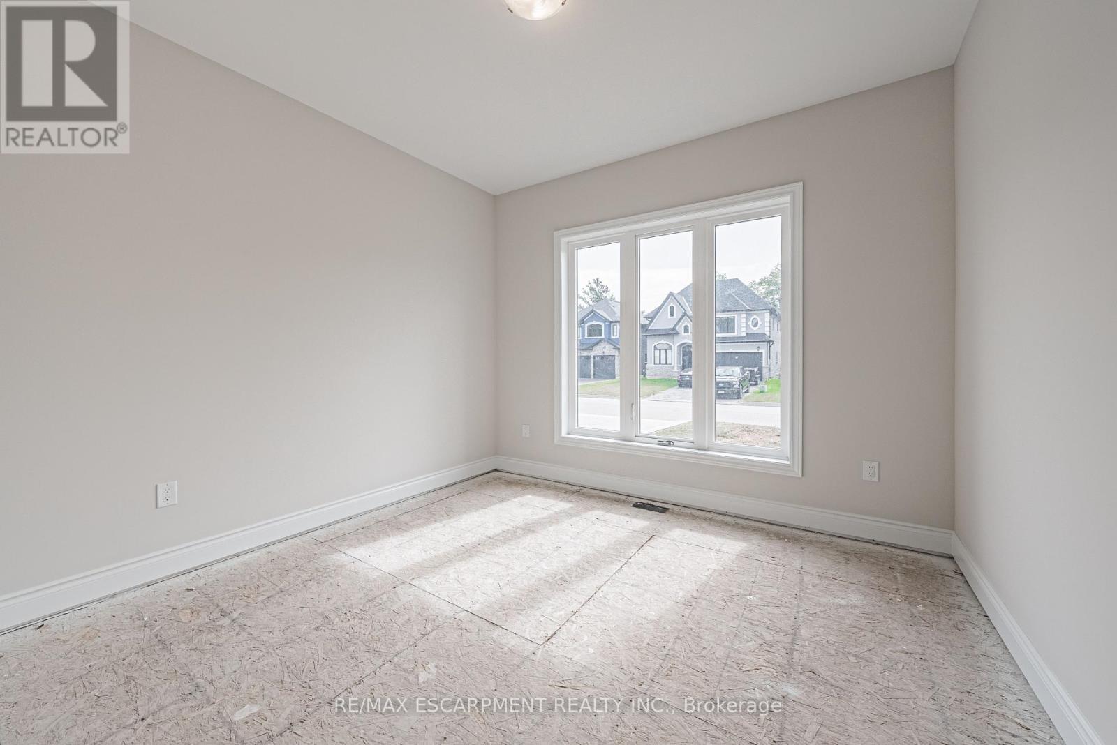 60 Cesar Place, Hamilton, ON - Indoor Photo Showing Other Room