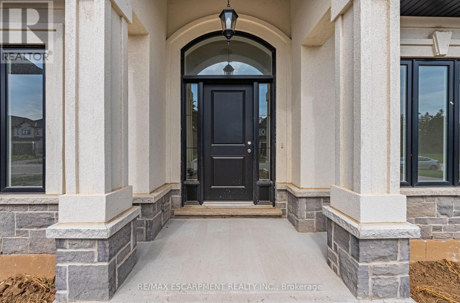 60 Cesar Place, Hamilton, ON - Outdoor