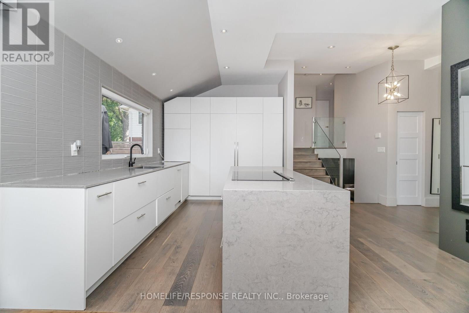 5011 Spruce Avenue, Burlington, ON - Indoor Photo Showing Kitchen