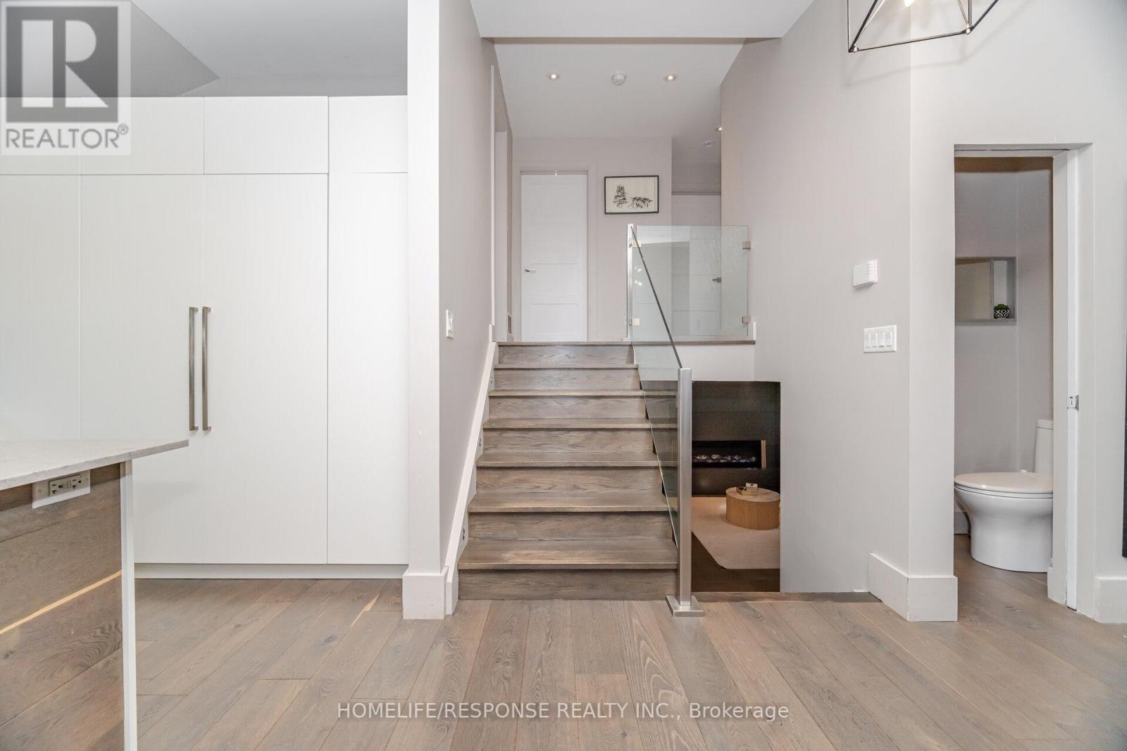 5011 Spruce Avenue, Burlington, ON - Indoor Photo Showing Other Room