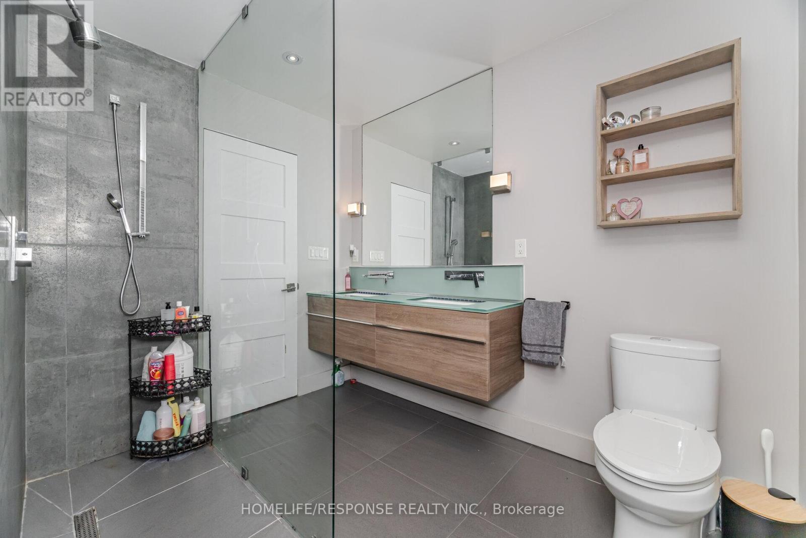 5011 Spruce Avenue, Burlington, ON - Indoor Photo Showing Bathroom