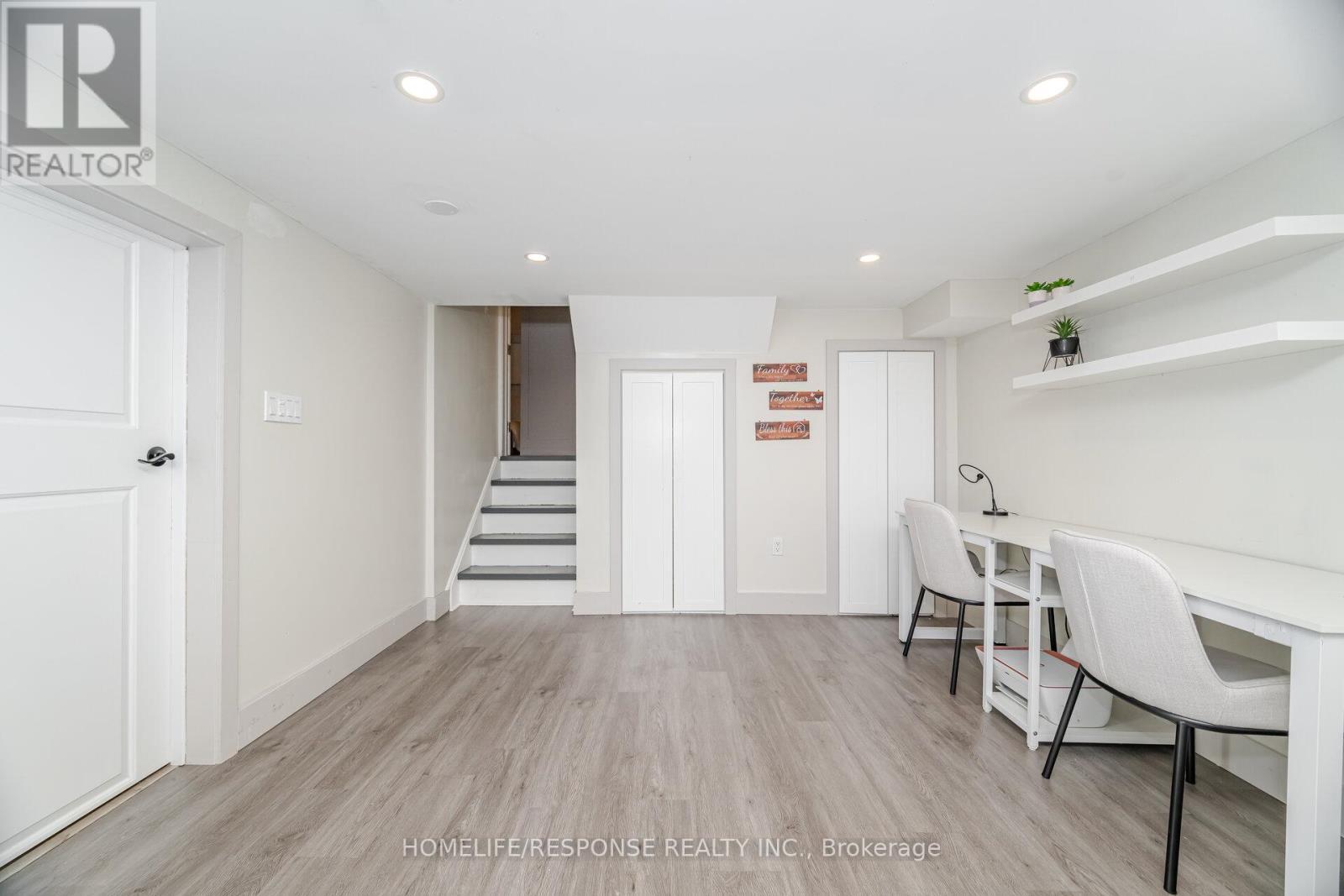 5011 Spruce Avenue, Burlington, ON - Indoor Photo Showing Other Room