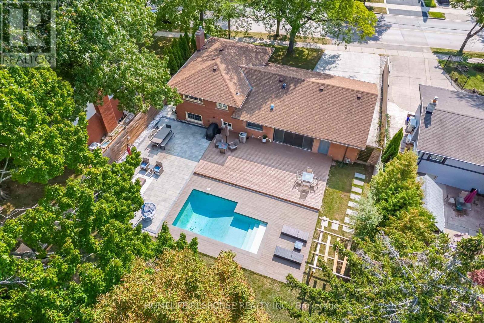 5011 Spruce Avenue, Burlington, ON - Outdoor With In Ground Pool