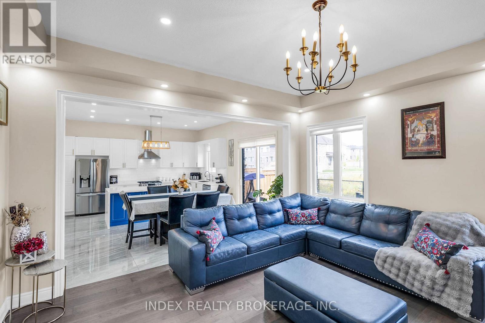 199 Granite Ridge Trail, Hamilton, ON - Indoor Photo Showing Living Room