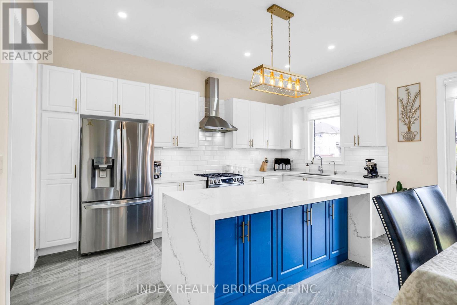 199 Granite Ridge Trail, Hamilton, ON - Indoor Photo Showing Kitchen With Stainless Steel Kitchen With Upgraded Kitchen