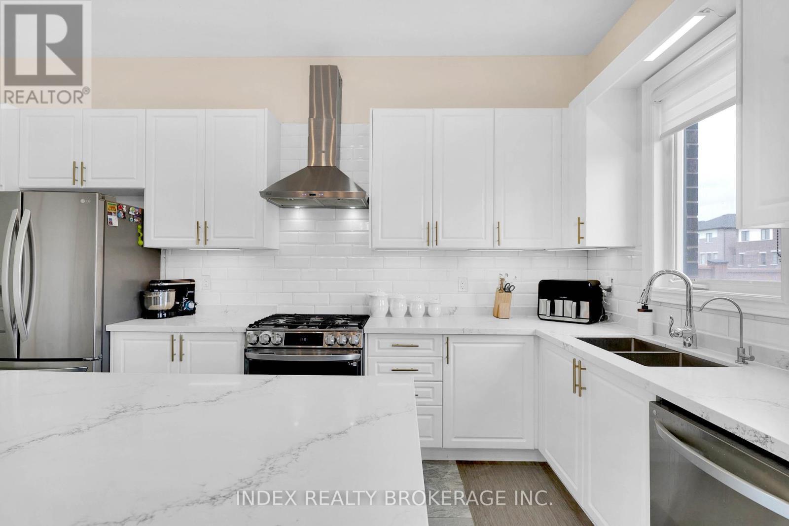 199 Granite Ridge Trail, Hamilton, ON - Indoor Photo Showing Kitchen With Stainless Steel Kitchen With Double Sink With Upgraded Kitchen