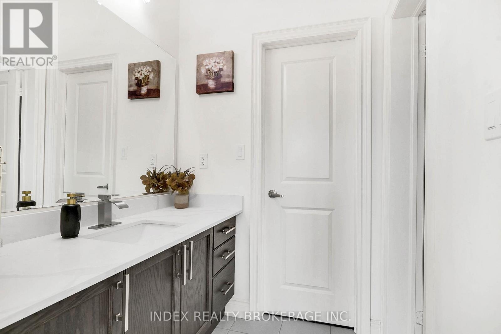 199 Granite Ridge Trail, Hamilton, ON - Indoor Photo Showing Bathroom