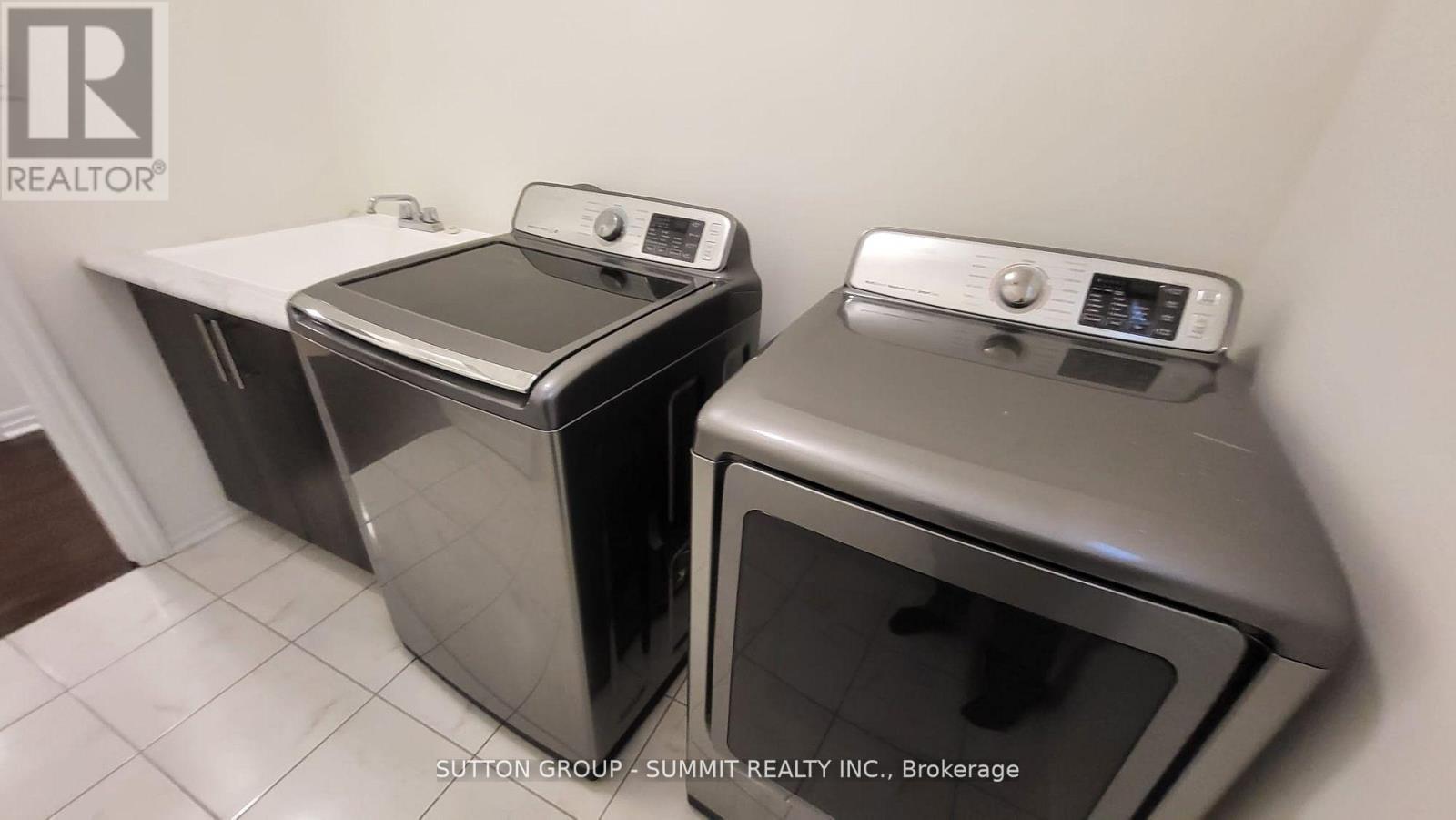 95 Watermill Street, Kitchener, ON - Indoor Photo Showing Laundry Room