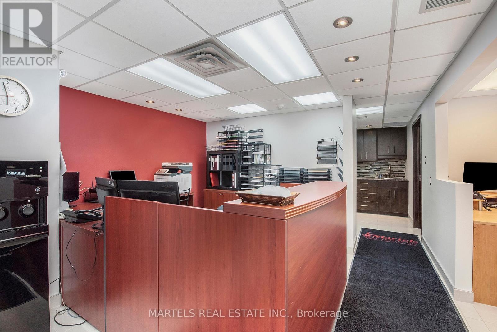 Great reception area w/working stations - 14 - 5480 Canotek Road, Ottawa, ON