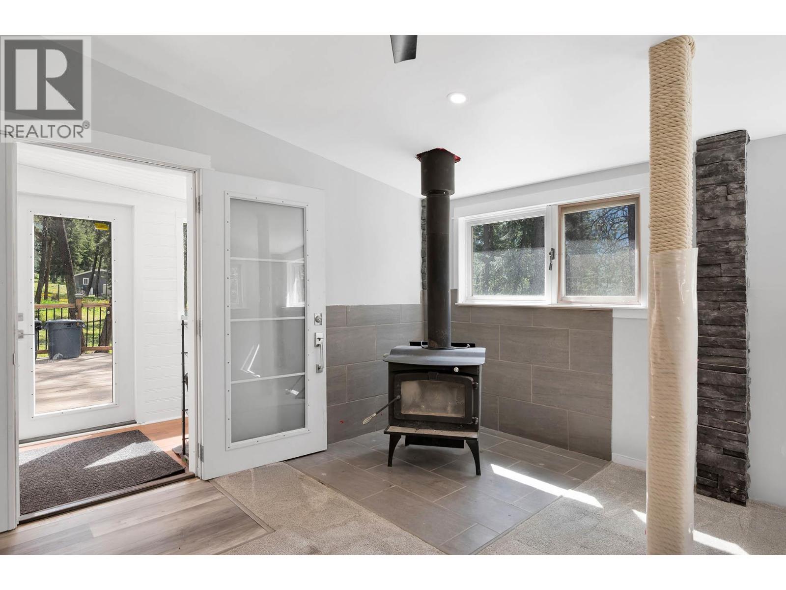 392 Walterdale Road, Kamloops, BC - Indoor Photo Showing Other Room