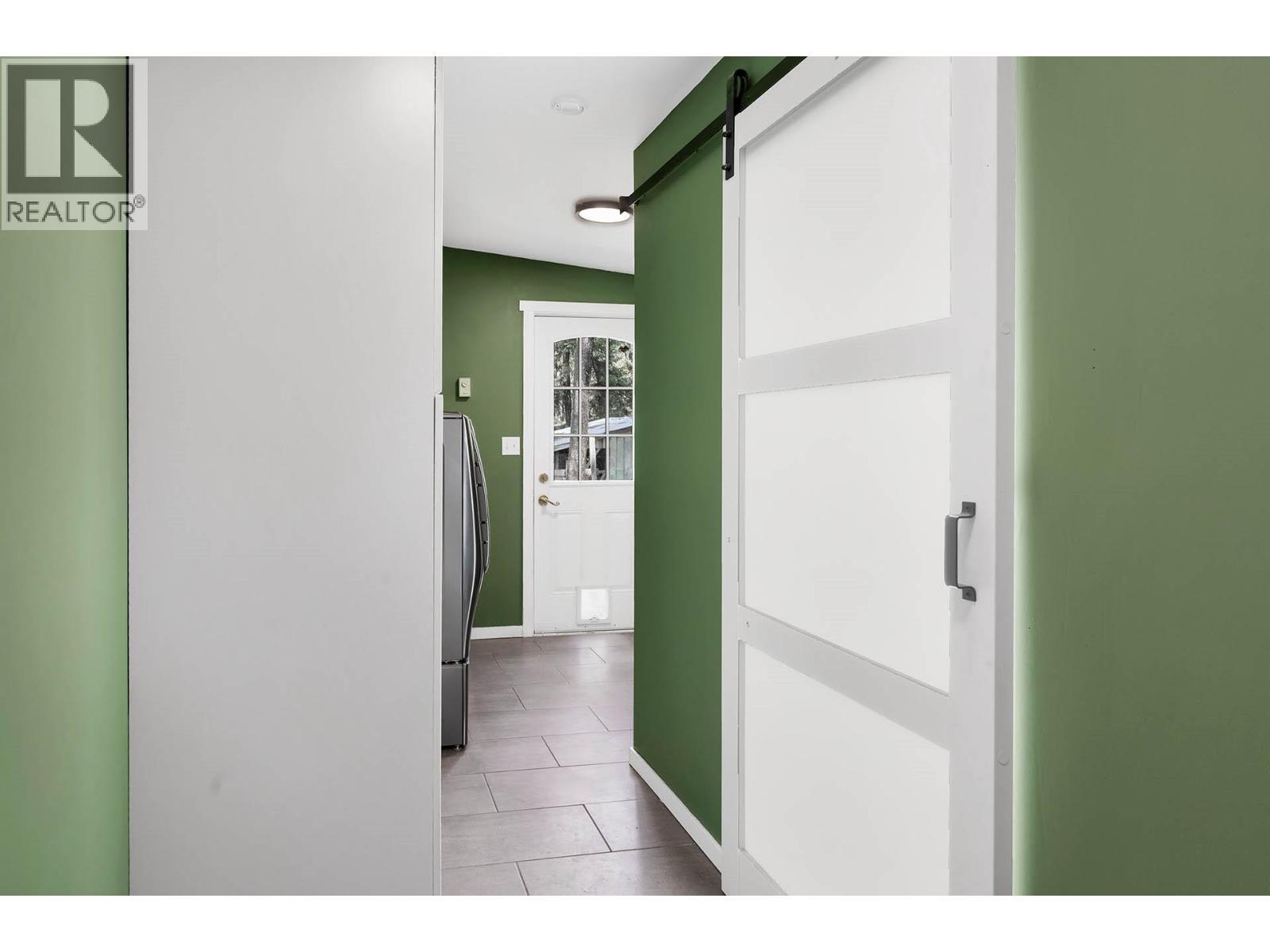 392 Walterdale Road, Kamloops, BC - Indoor Photo Showing Other Room