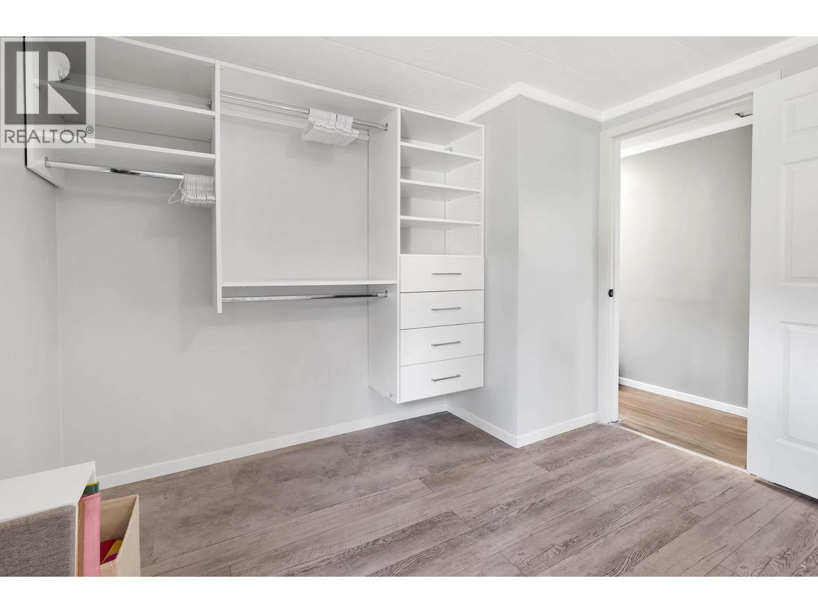 392 Walterdale Road, Kamloops, BC - Indoor