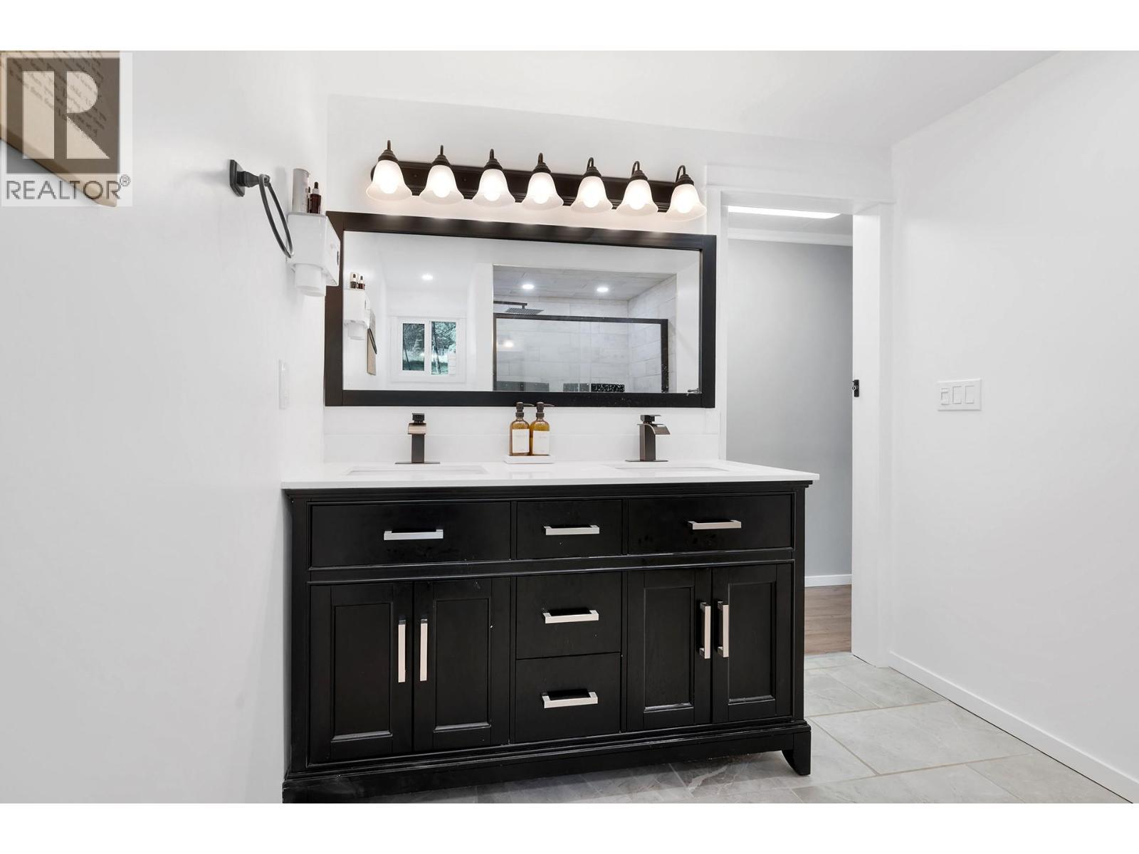 392 Walterdale Road, Kamloops, BC - Indoor