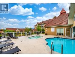 Outdoor pool & hot tub -