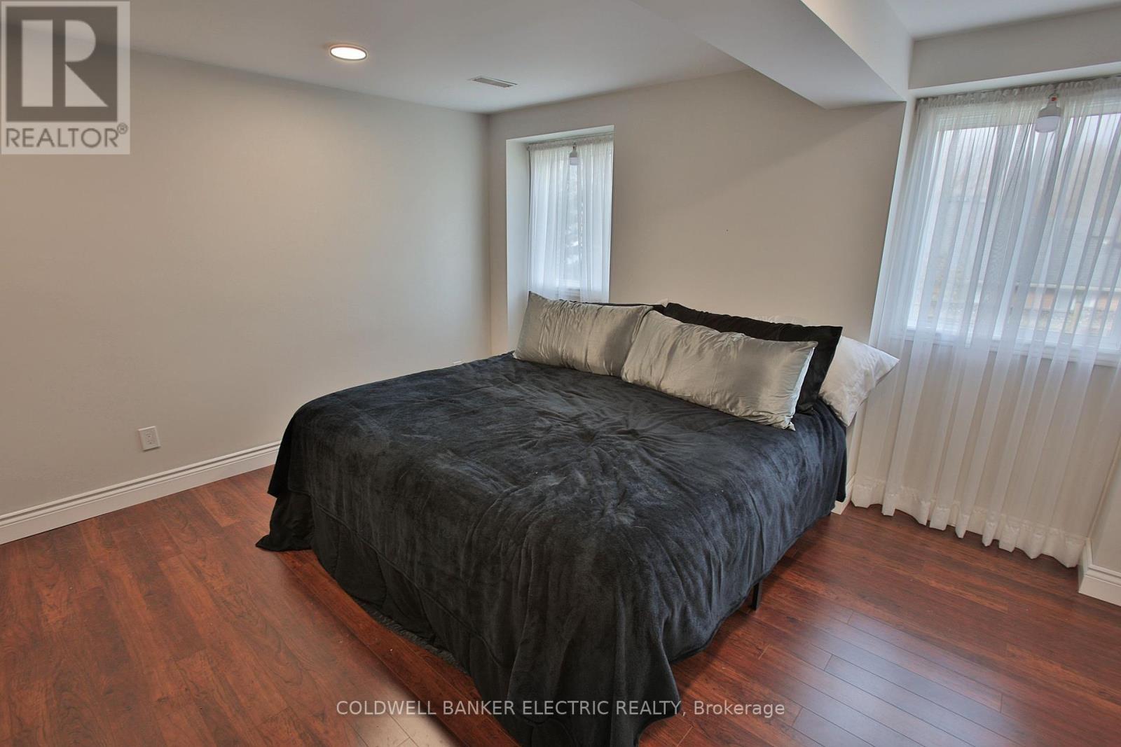 1830 Stratton Avenue, Peterborough (Monaghan Ward 2), ON - Indoor Photo Showing Bedroom