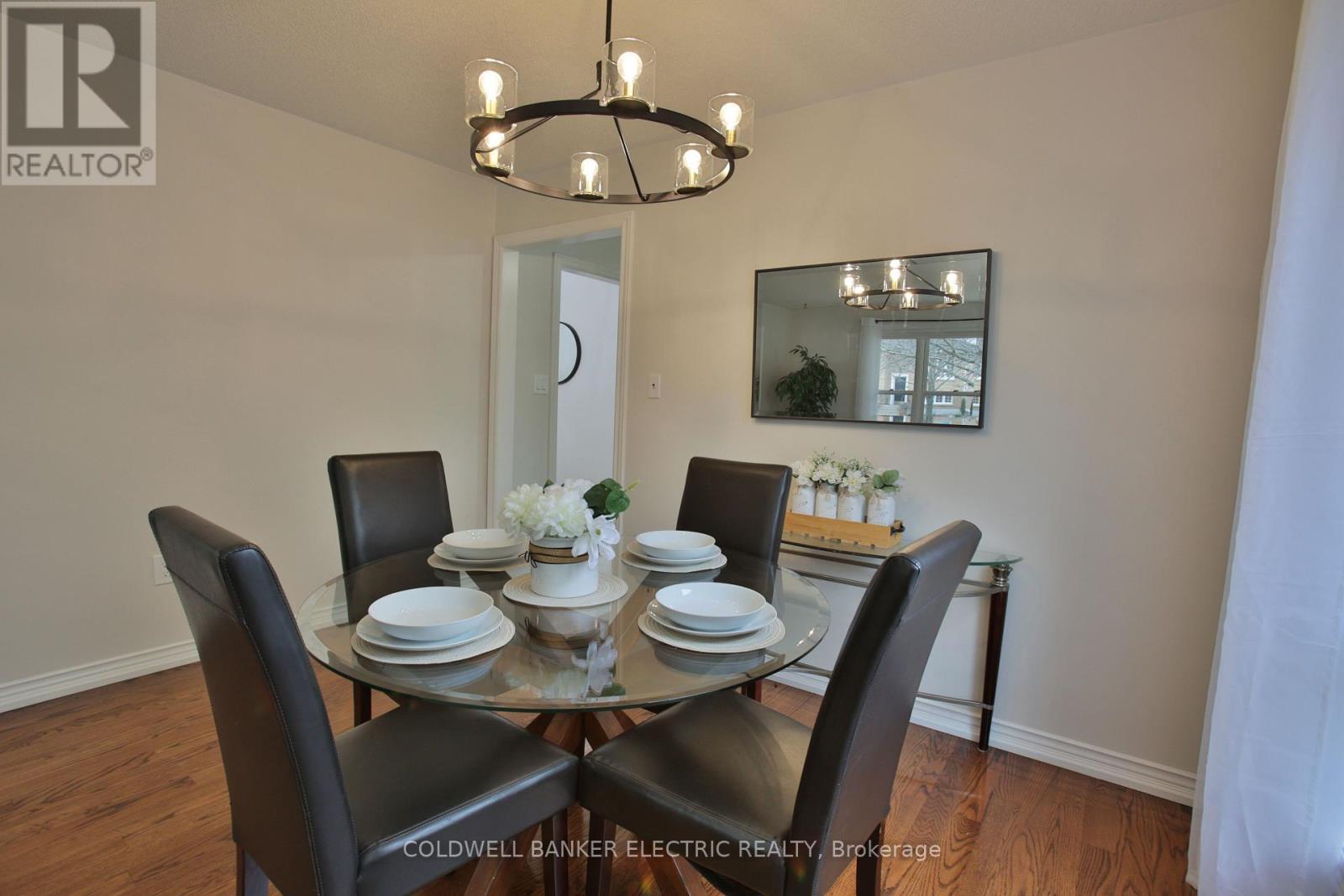 1830 Stratton Avenue, Peterborough (Monaghan Ward 2), ON - Indoor Photo Showing Dining Room