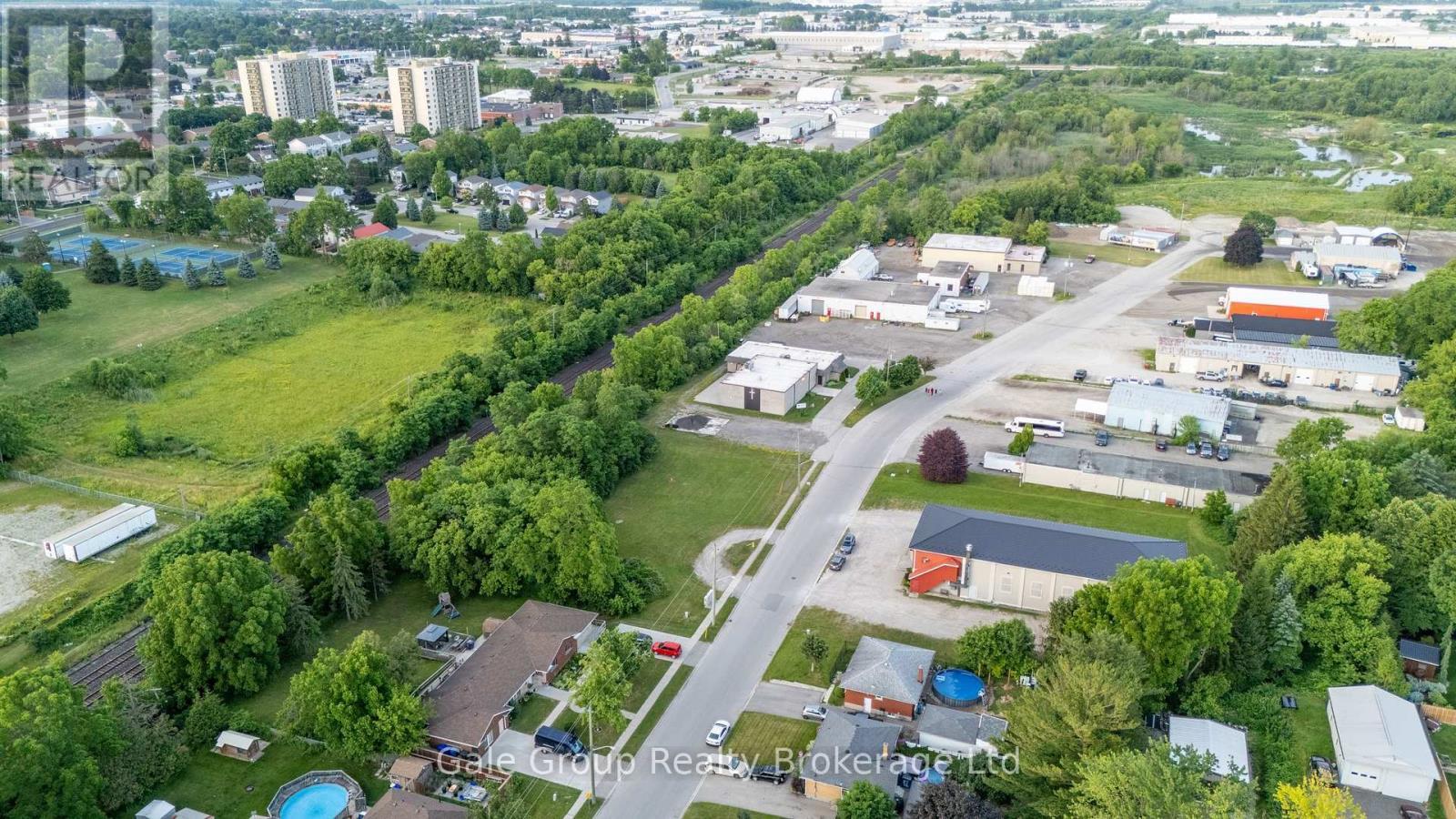 877 Dufferin Street, Woodstock (Woodstock - South), ON