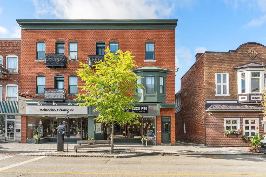 - 306 Rue Principale O., Magog, QC