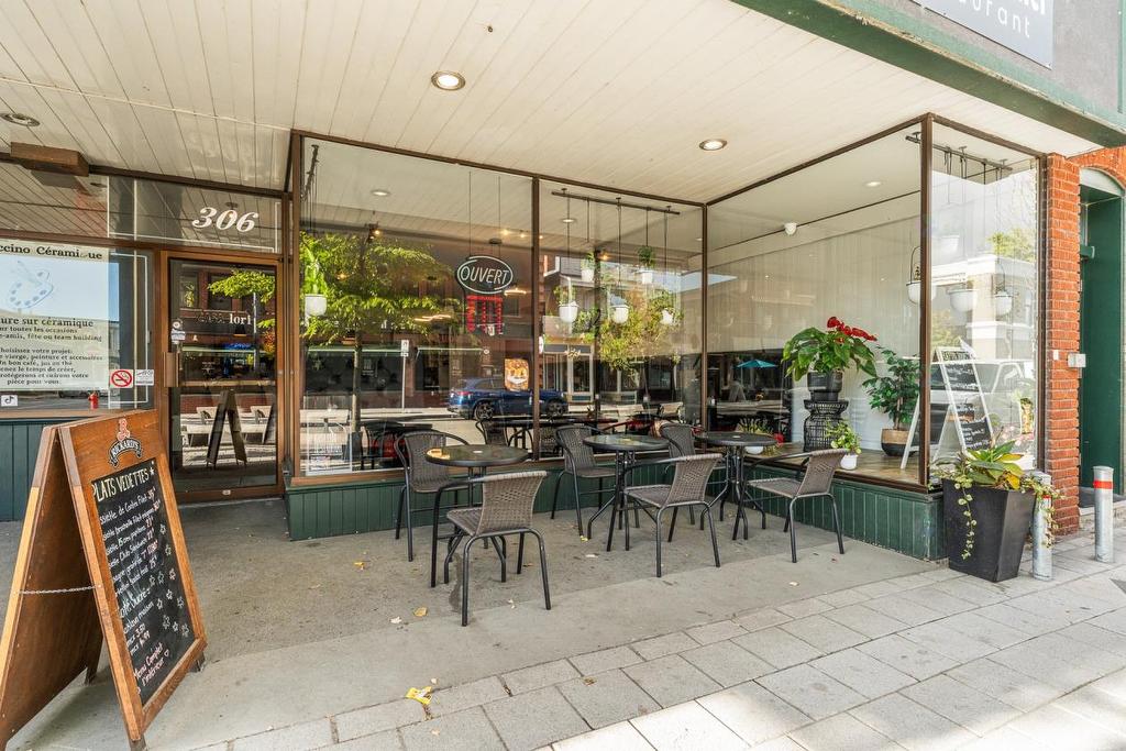 - 306 Rue Principale O., Magog, QC