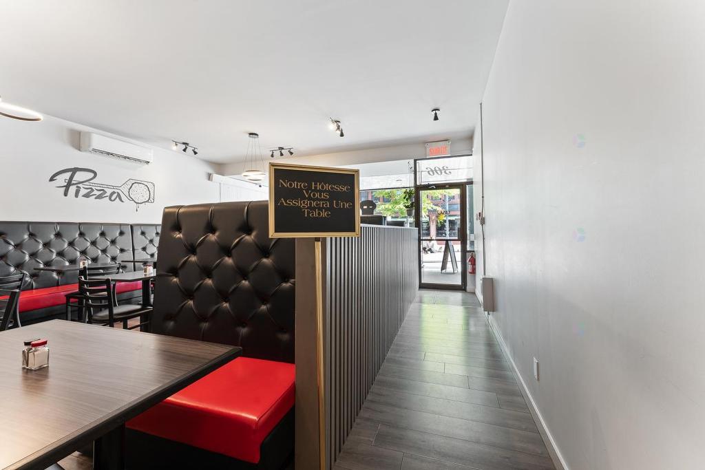 - 306 Rue Principale O., Magog, QC