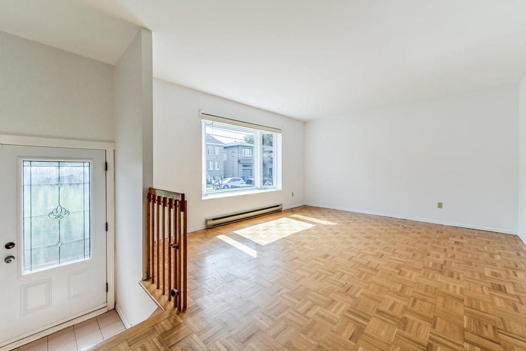 Salon - 5615 Av. Auteuil, Brossard, QC - Indoor Photo Showing Other Room