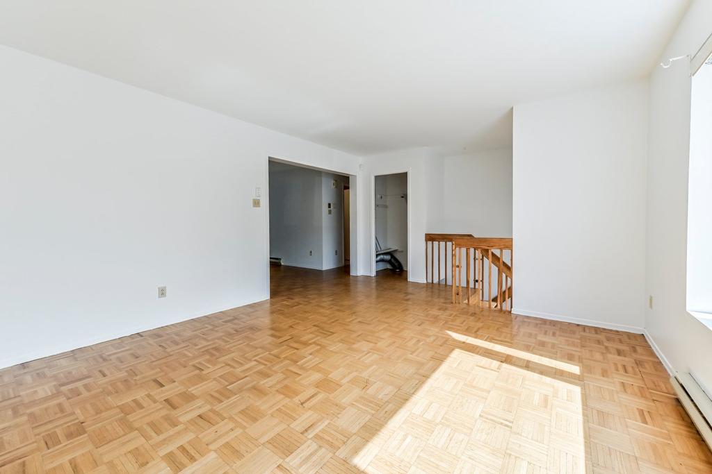 Salon - 5615 Av. Auteuil, Brossard, QC - Indoor Photo Showing Other Room