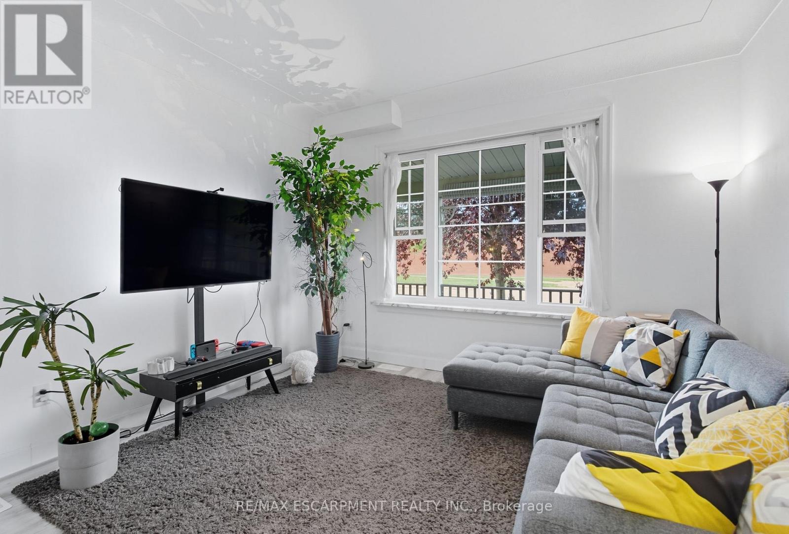 157 East 5Th Street, Hamilton, ON - Indoor