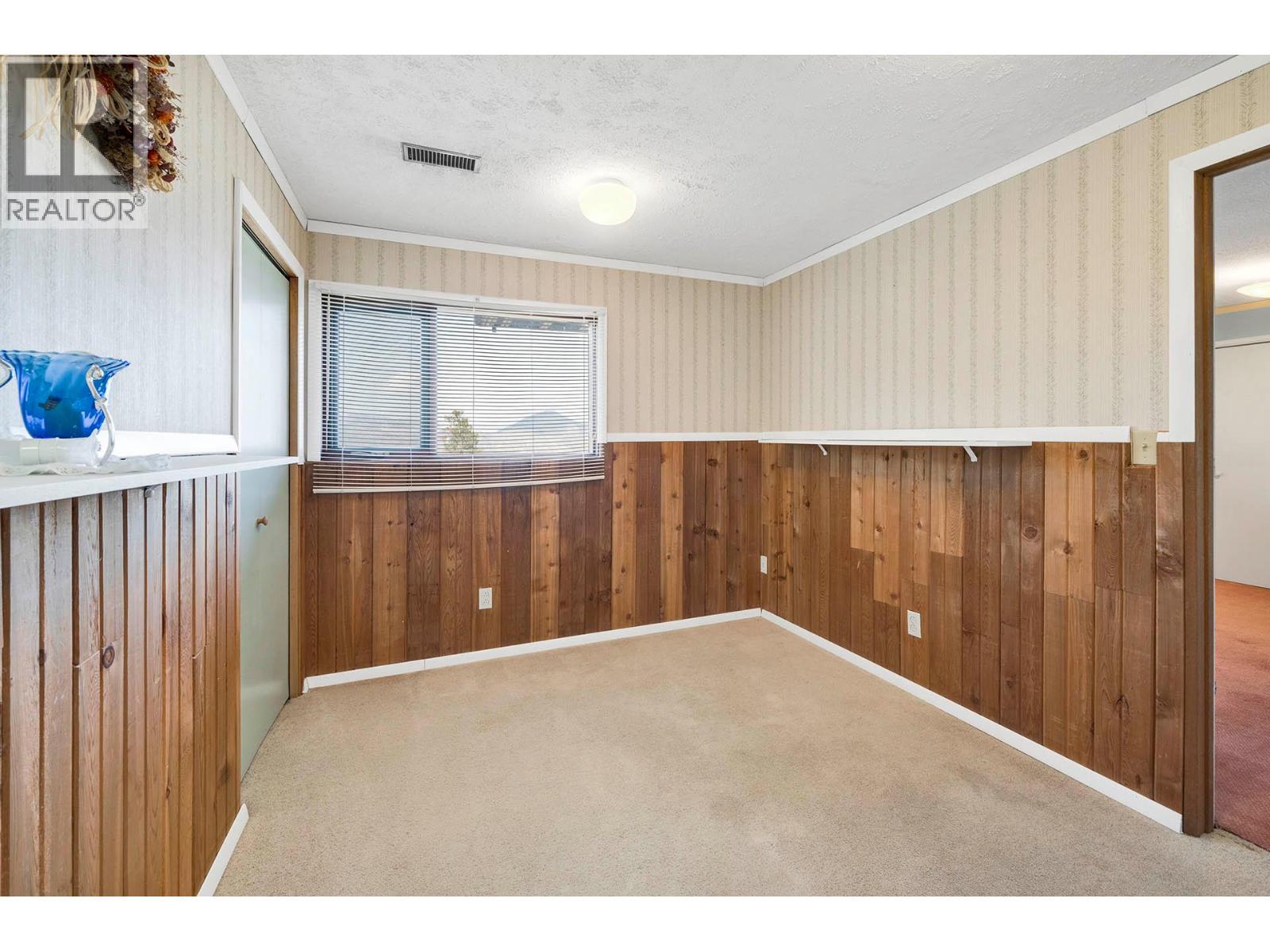 246 Robson Drive, Kamloops, BC - Indoor Photo Showing Other Room