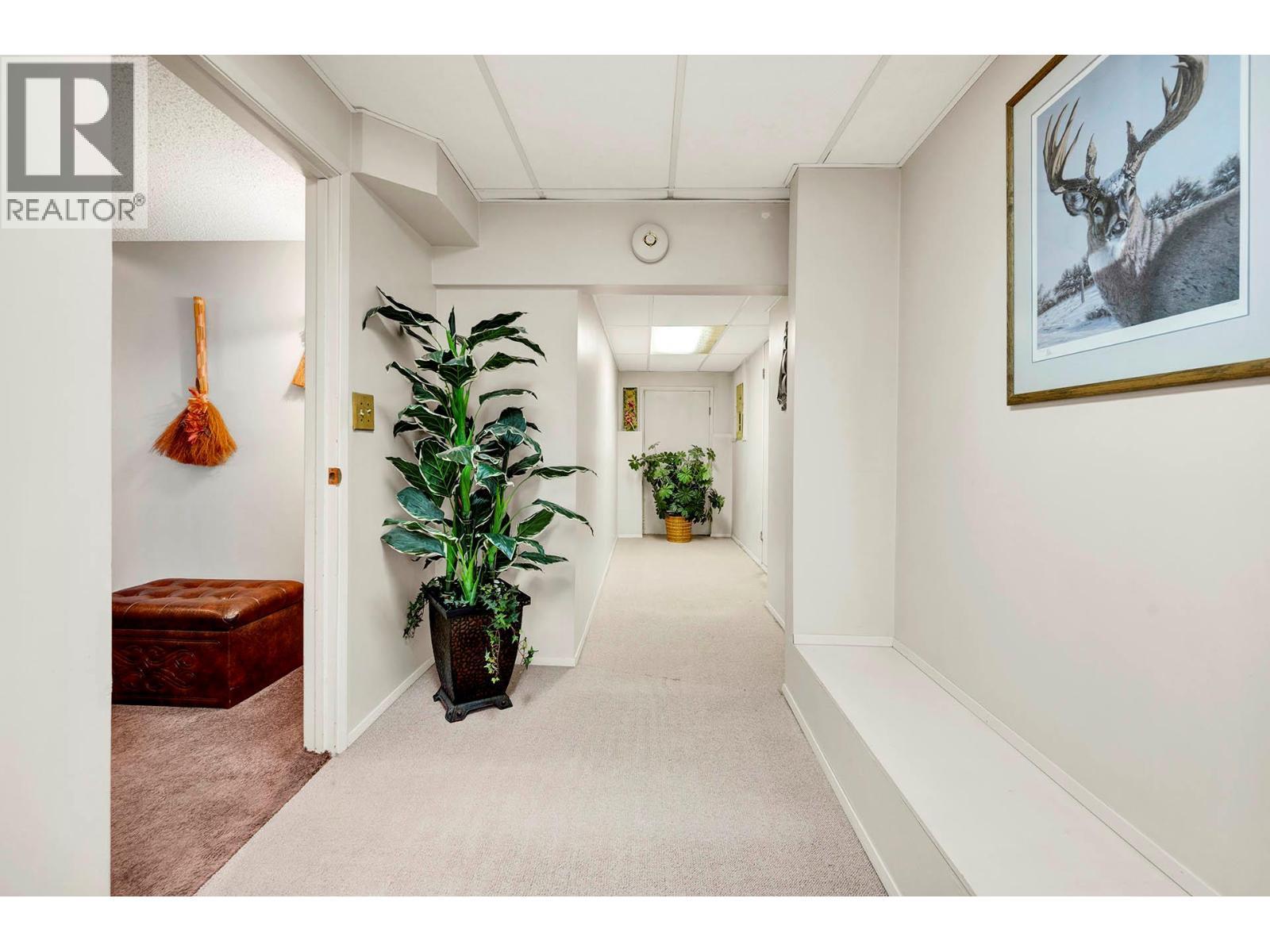 246 Robson Drive, Kamloops, BC - Indoor Photo Showing Other Room