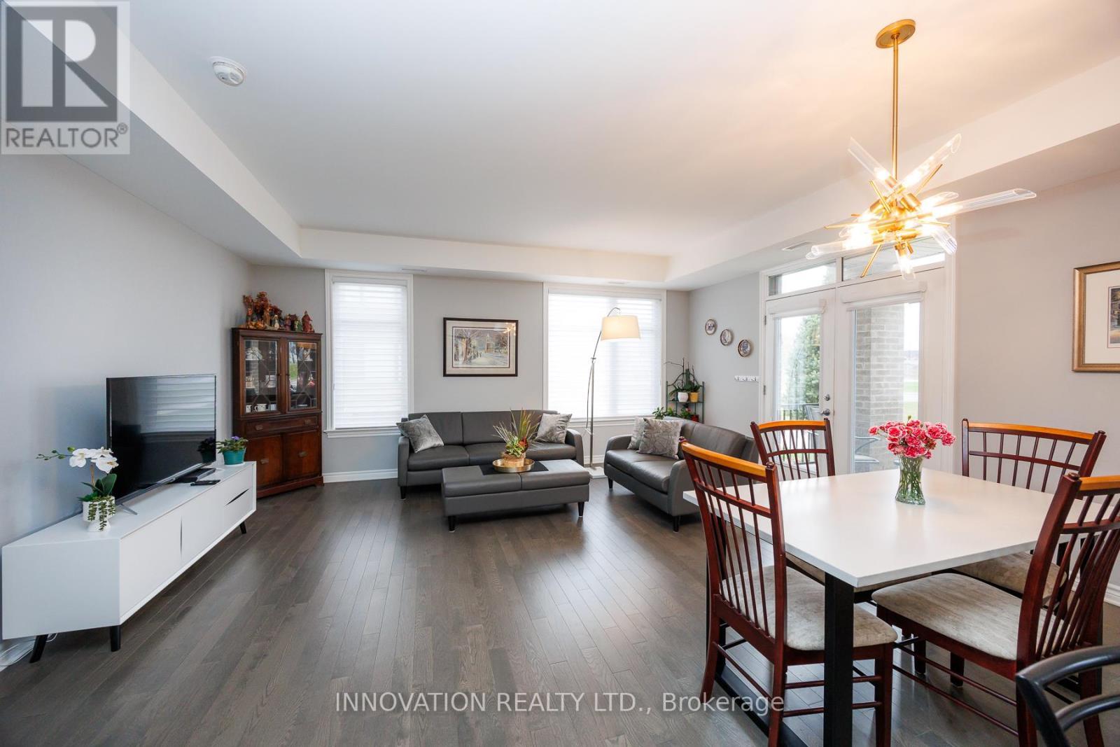 Open concept living space is bright and airy! - 103 - 320 Jatoba, Ottawa, ON - Indoor