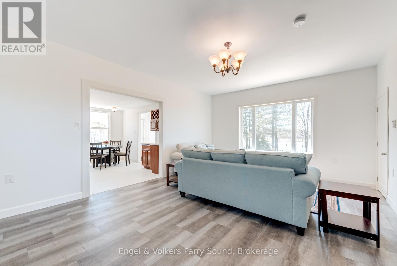 1 Holland Avenue, Parry Sound Remote Area (Wallbridge), ON - Indoor Photo Showing Living Room