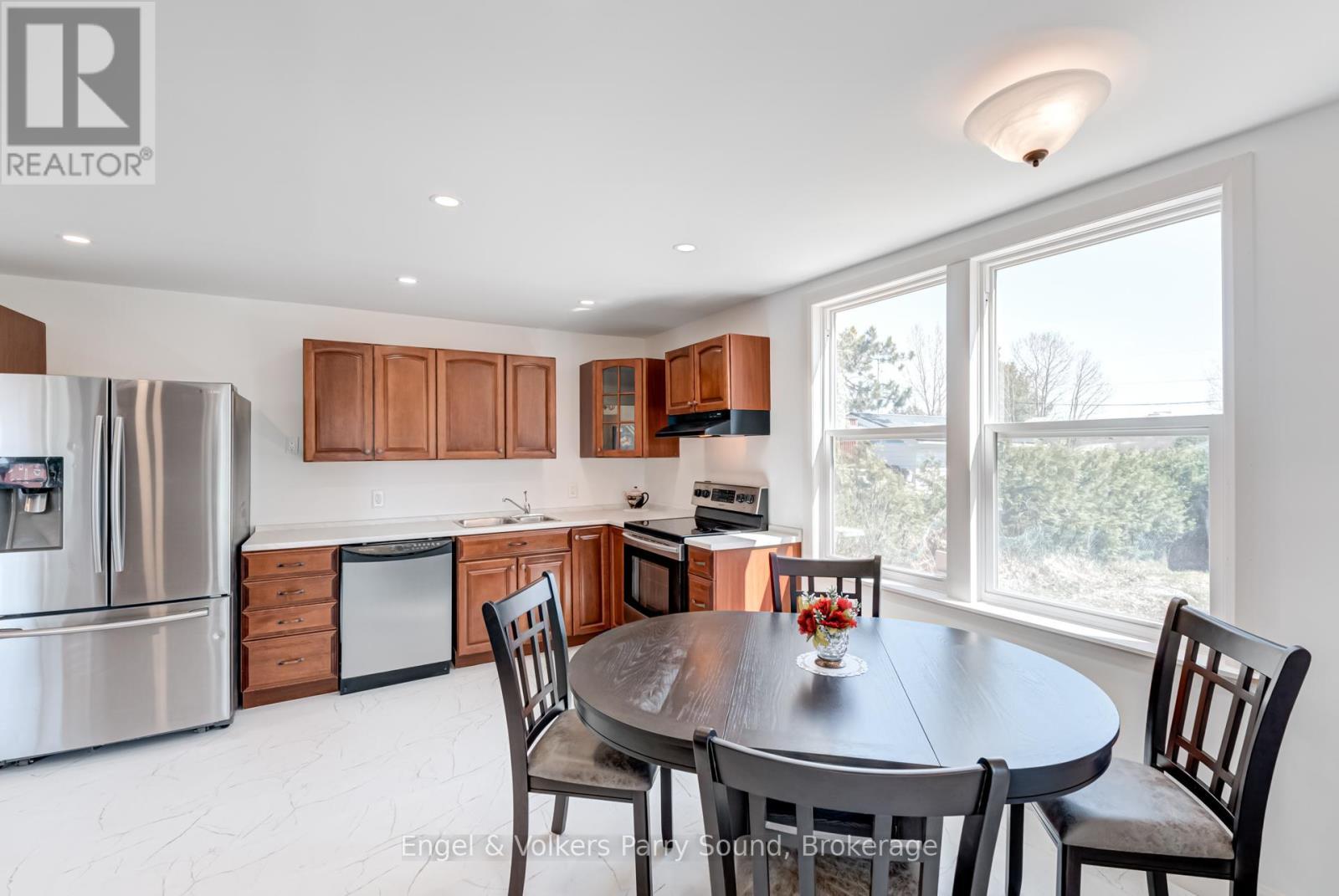 1 Holland Avenue, Parry Sound Remote Area (Wallbridge), ON - Indoor