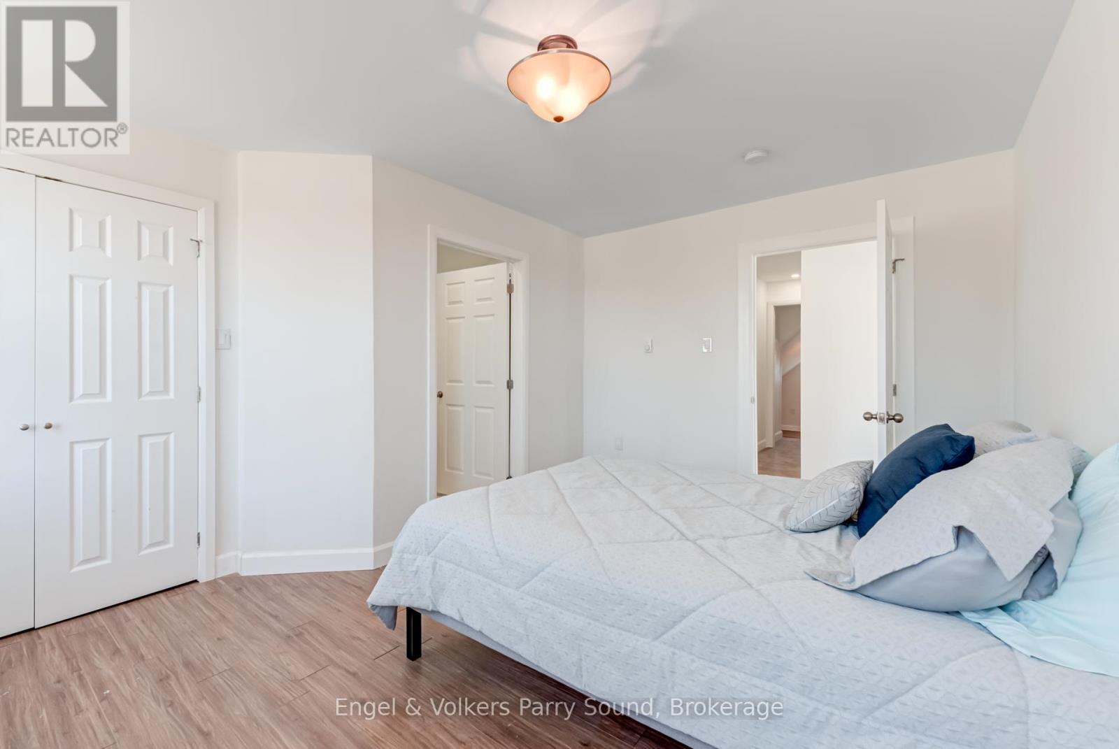 1 Holland Avenue, Parry Sound Remote Area (Wallbridge), ON - Indoor Photo Showing Bedroom