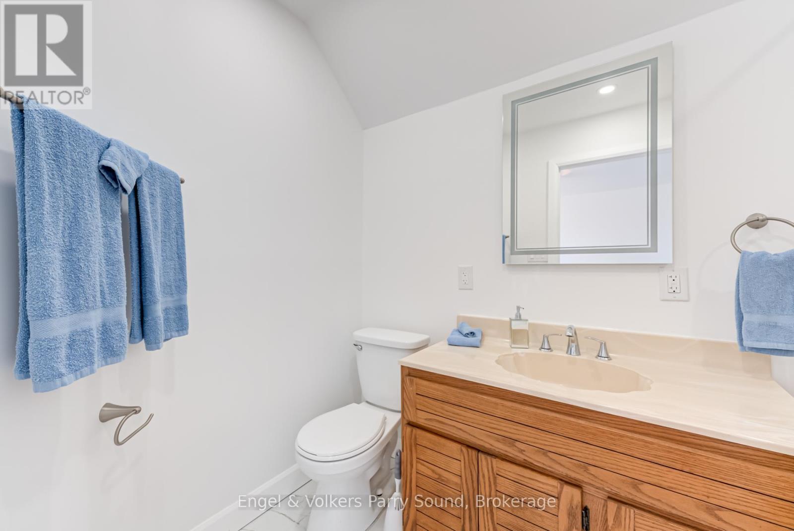 1 Holland Avenue, Parry Sound Remote Area (Wallbridge), ON - Indoor Photo Showing Bathroom