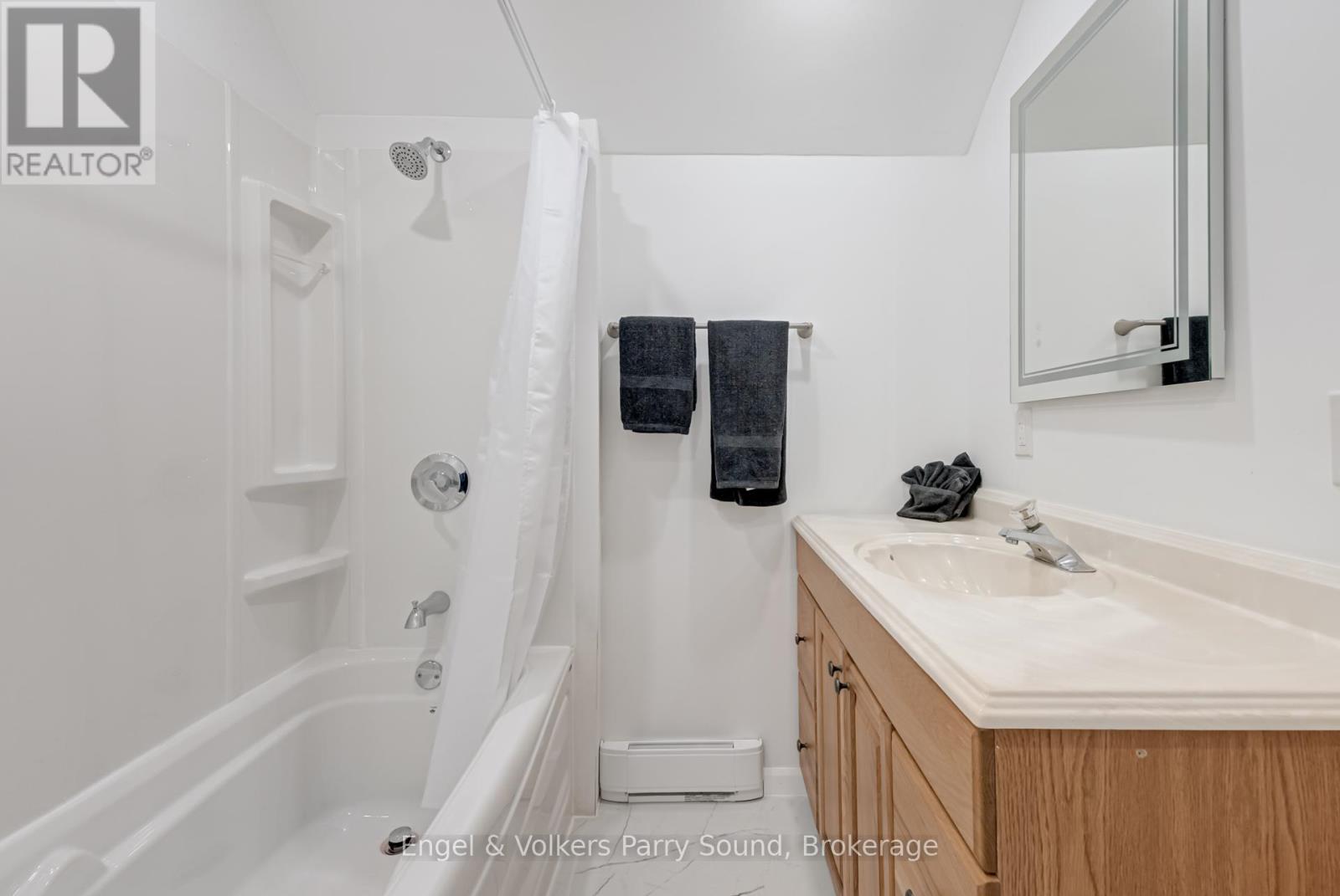 1 Holland Avenue, Parry Sound Remote Area (Wallbridge), ON - Indoor Photo Showing Bathroom
