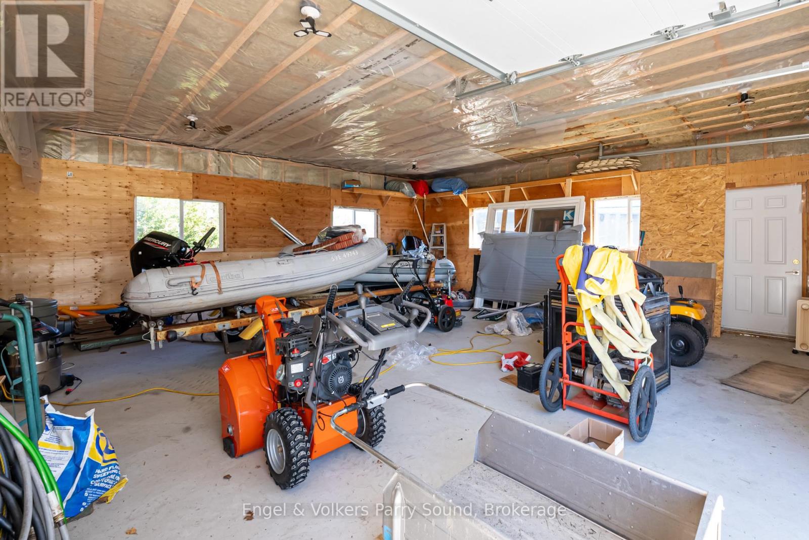 1 Holland Avenue, Parry Sound Remote Area (Wallbridge), ON - Indoor Photo Showing Garage