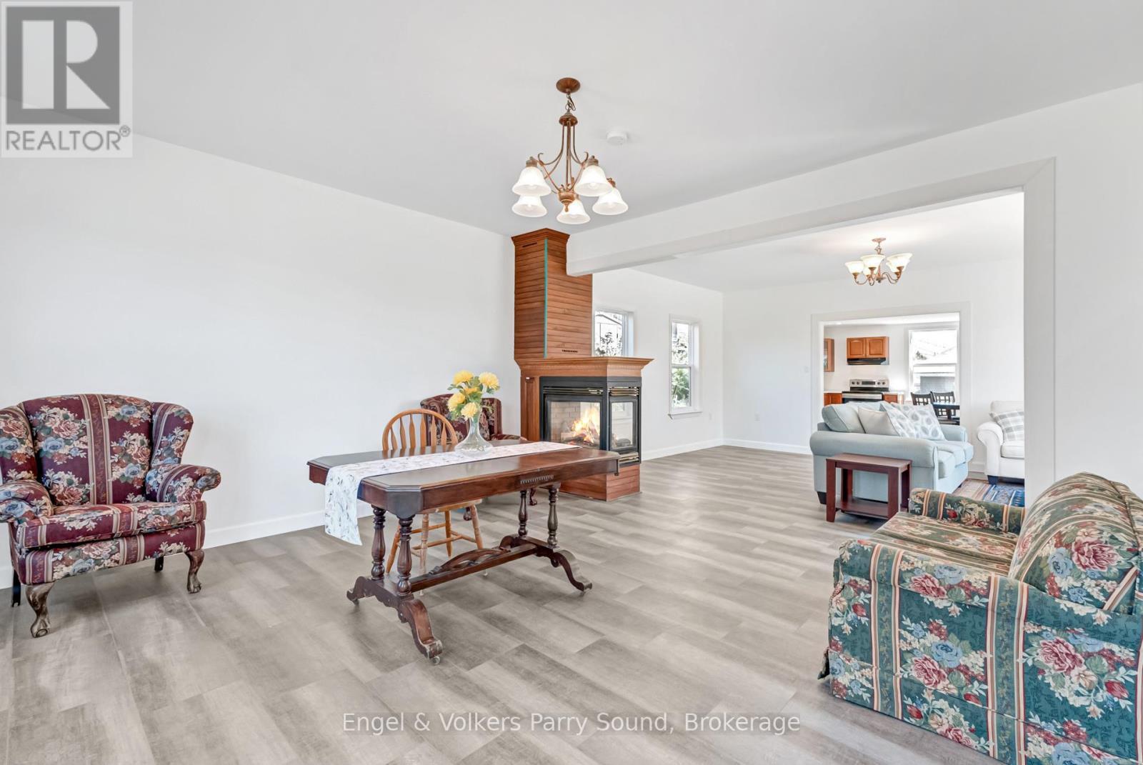 1 Holland Avenue, Parry Sound Remote Area (Wallbridge), ON - Indoor Photo Showing Living Room With Fireplace