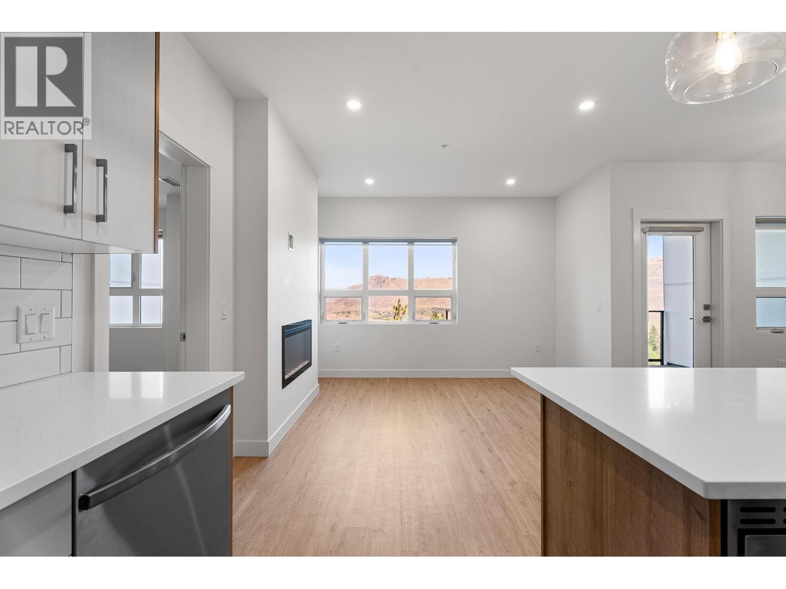 1844 Qu'Appelle Boulevard Unit# 206, Kamloops, BC - Indoor Photo Showing Kitchen