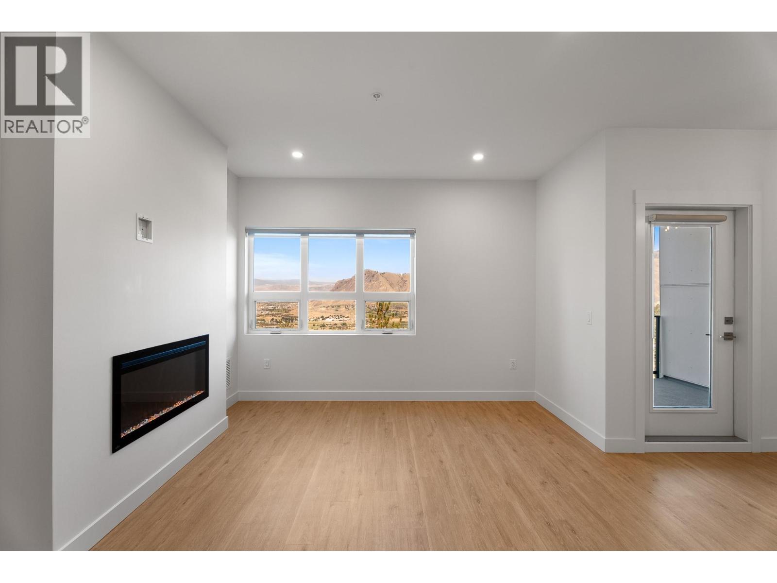 1844 Qu'Appelle Boulevard Unit# 206, Kamloops, BC - Indoor With Fireplace