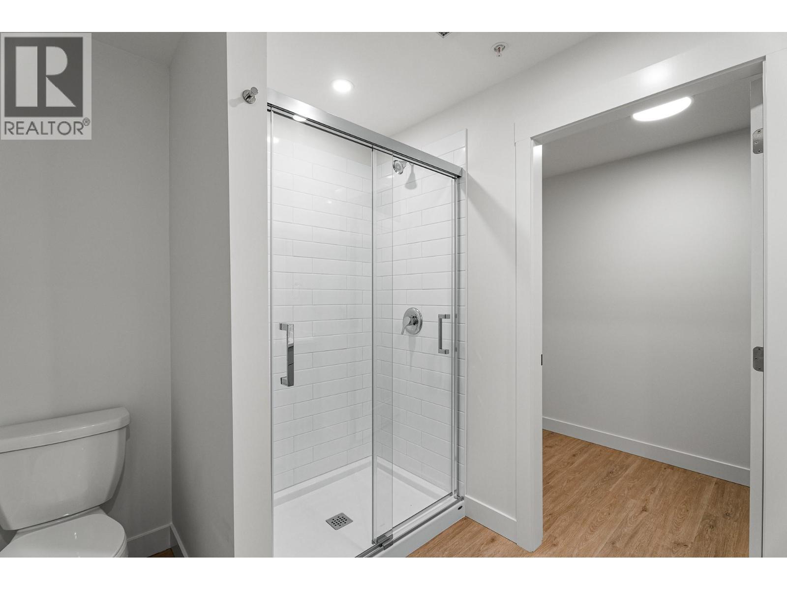 1844 Qu'Appelle Boulevard Unit# 206, Kamloops, BC - Indoor Photo Showing Bathroom