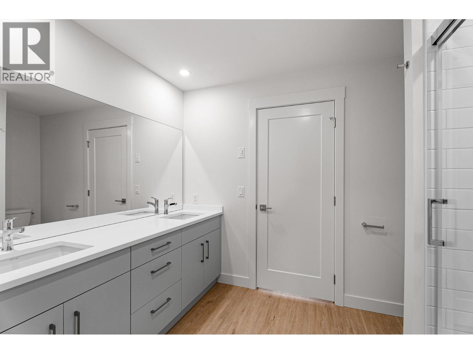 1844 Qu'Appelle Boulevard Unit# 206, Kamloops, BC - Indoor Photo Showing Bathroom