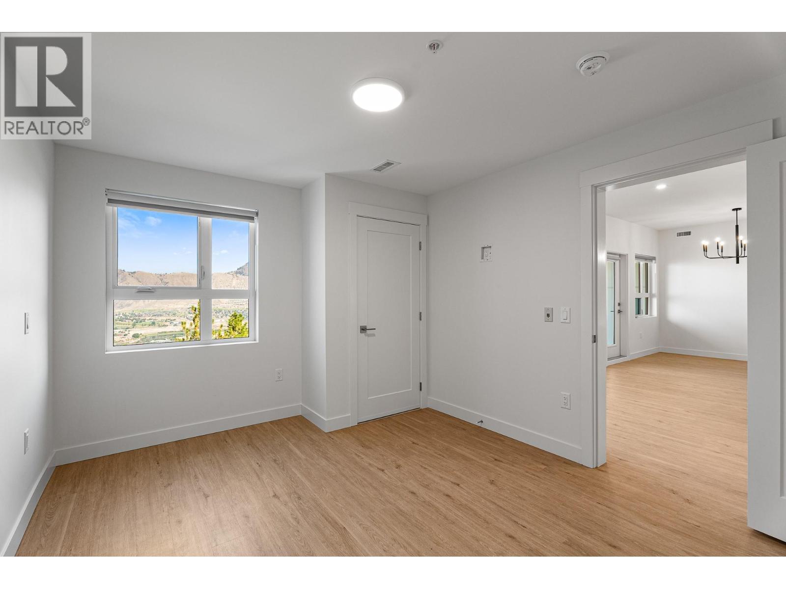 1844 Qu'Appelle Boulevard Unit# 206, Kamloops, BC - Indoor Photo Showing Other Room