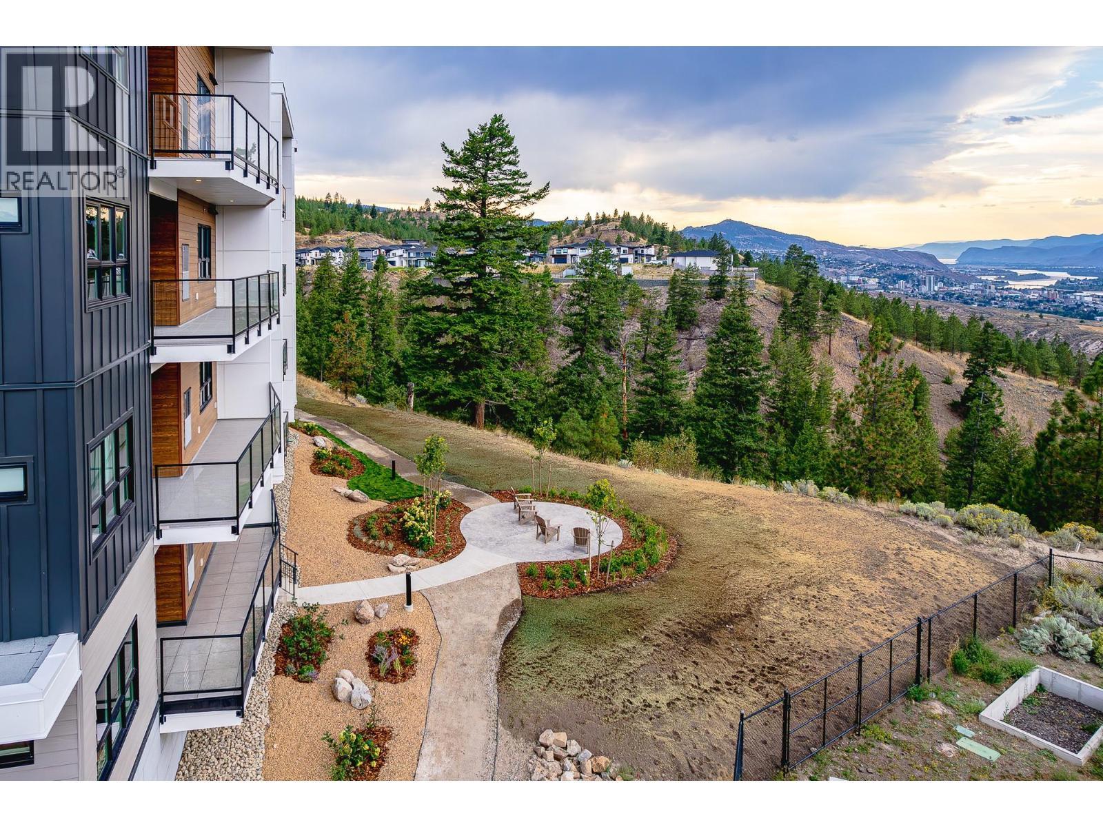 1844 Qu'Appelle Boulevard Unit# 206, Kamloops, BC - Outdoor