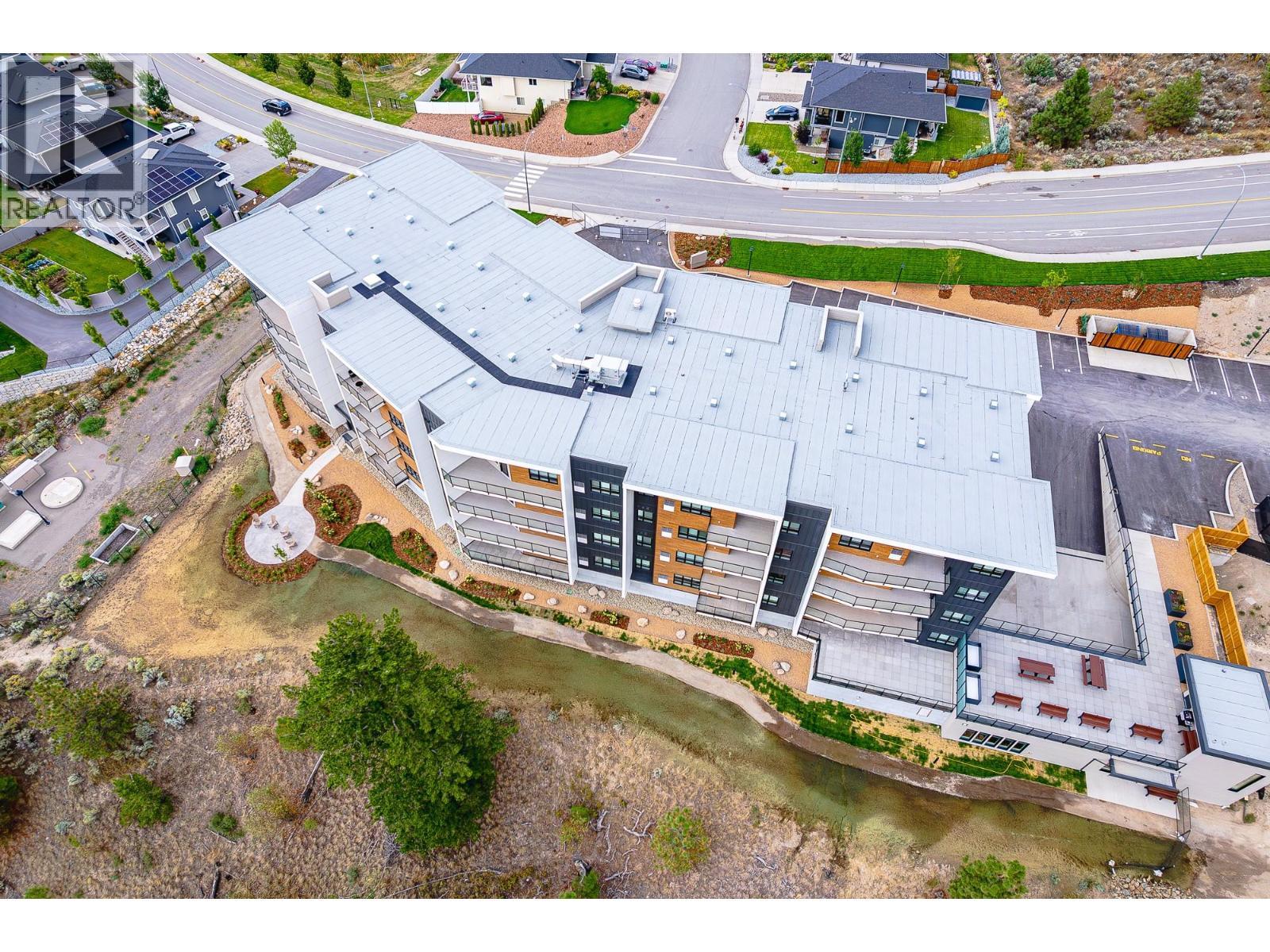 1844 Qu'Appelle Boulevard Unit# 103, Kamloops, BC - Outdoor